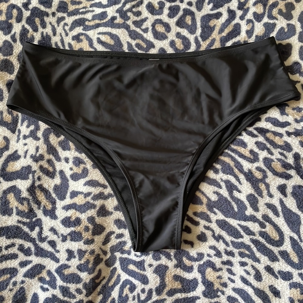 NWOT PLUS SIZE Black Bikini Swim set | 3X - Picture 4 of 6